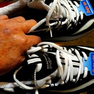 Sketchers womans shoes